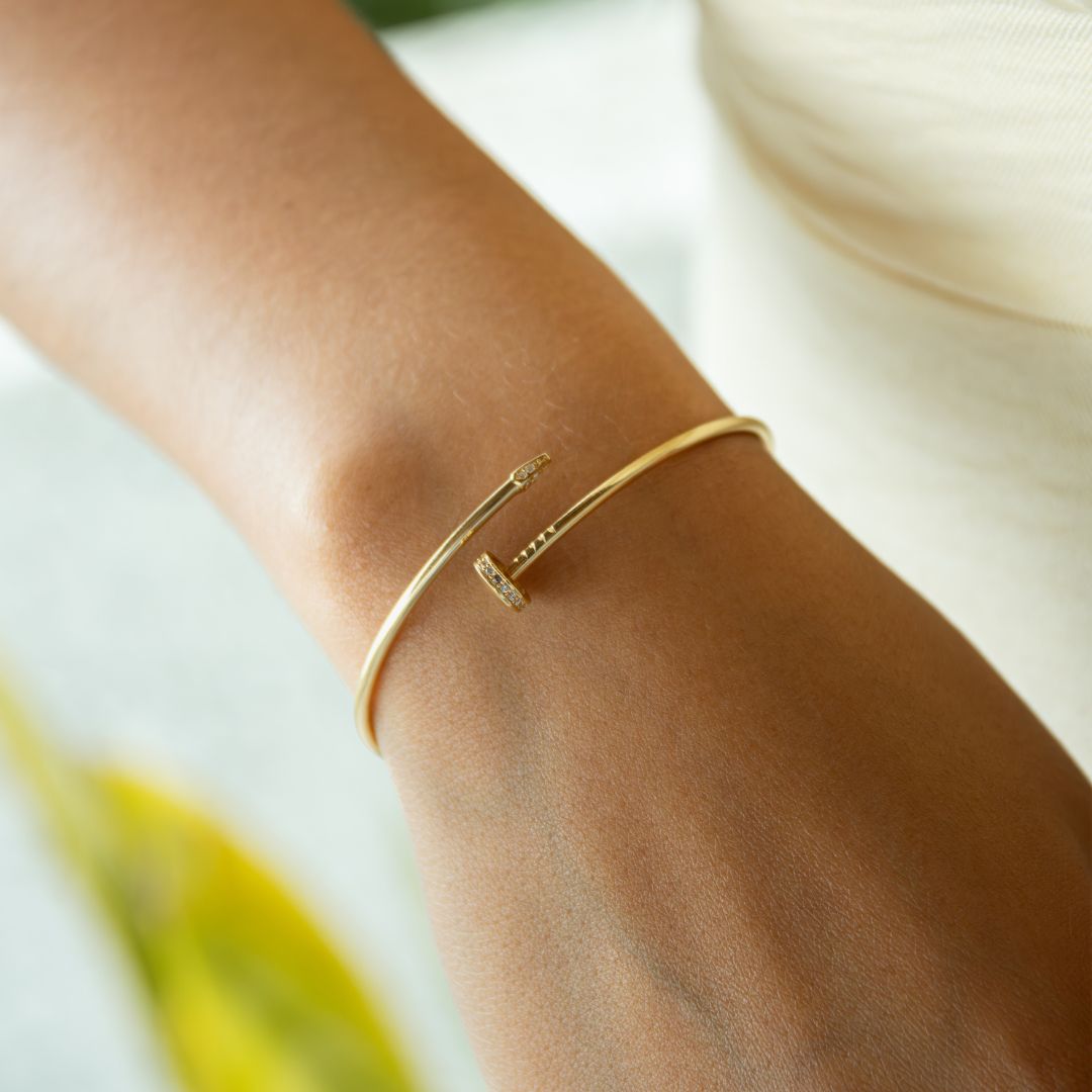 Bangle clavo