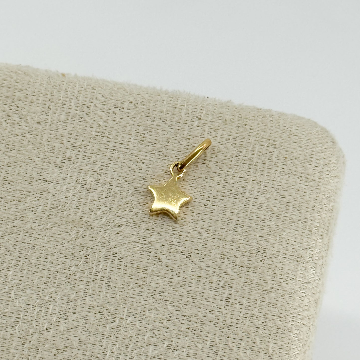 Dije “Estrella Dual”