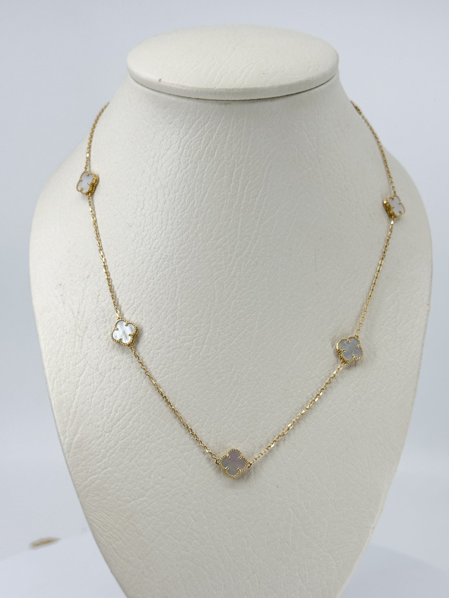 Collar Trébol Nácar Encanto 18k