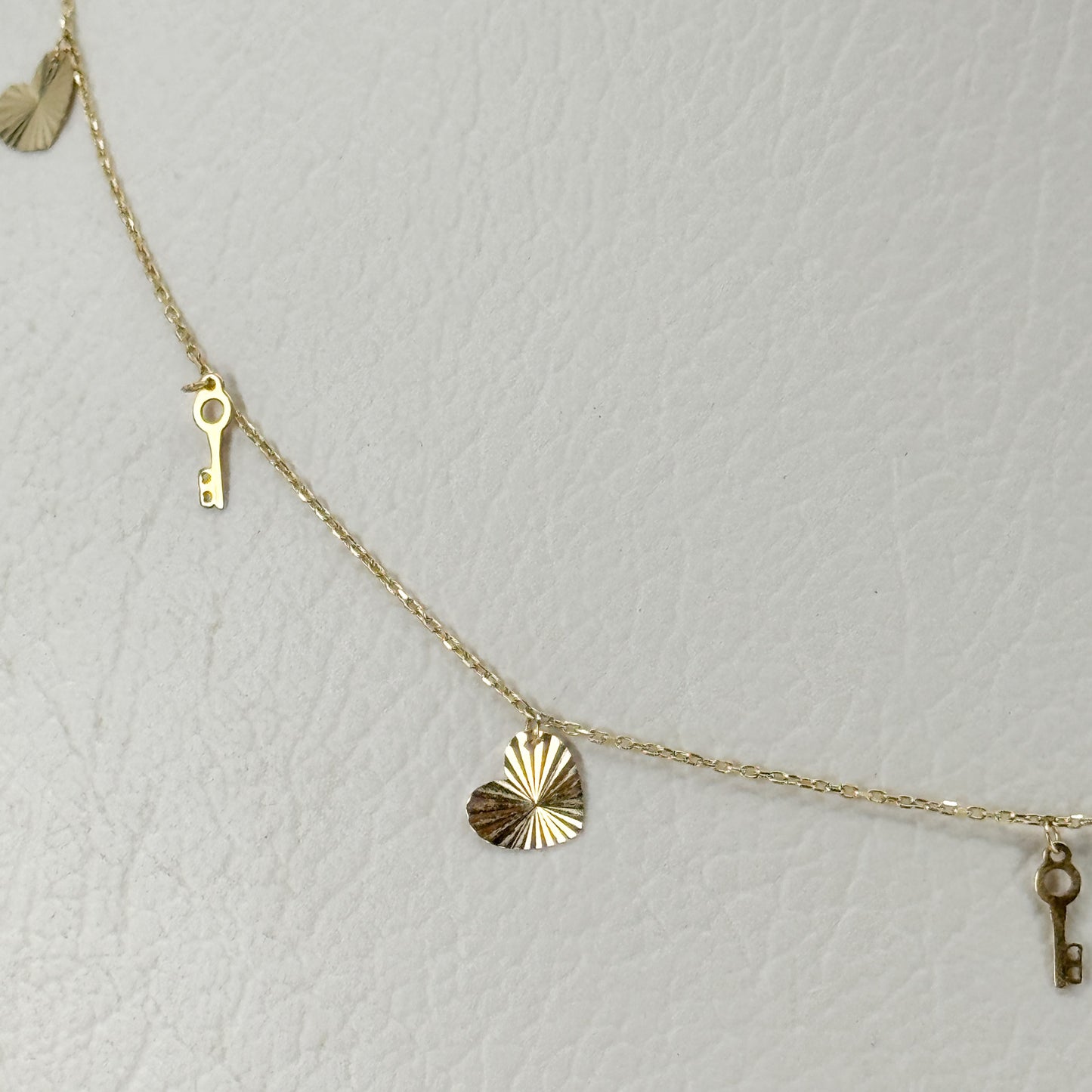 Choker Llaves & Corazones Brillantes 18k