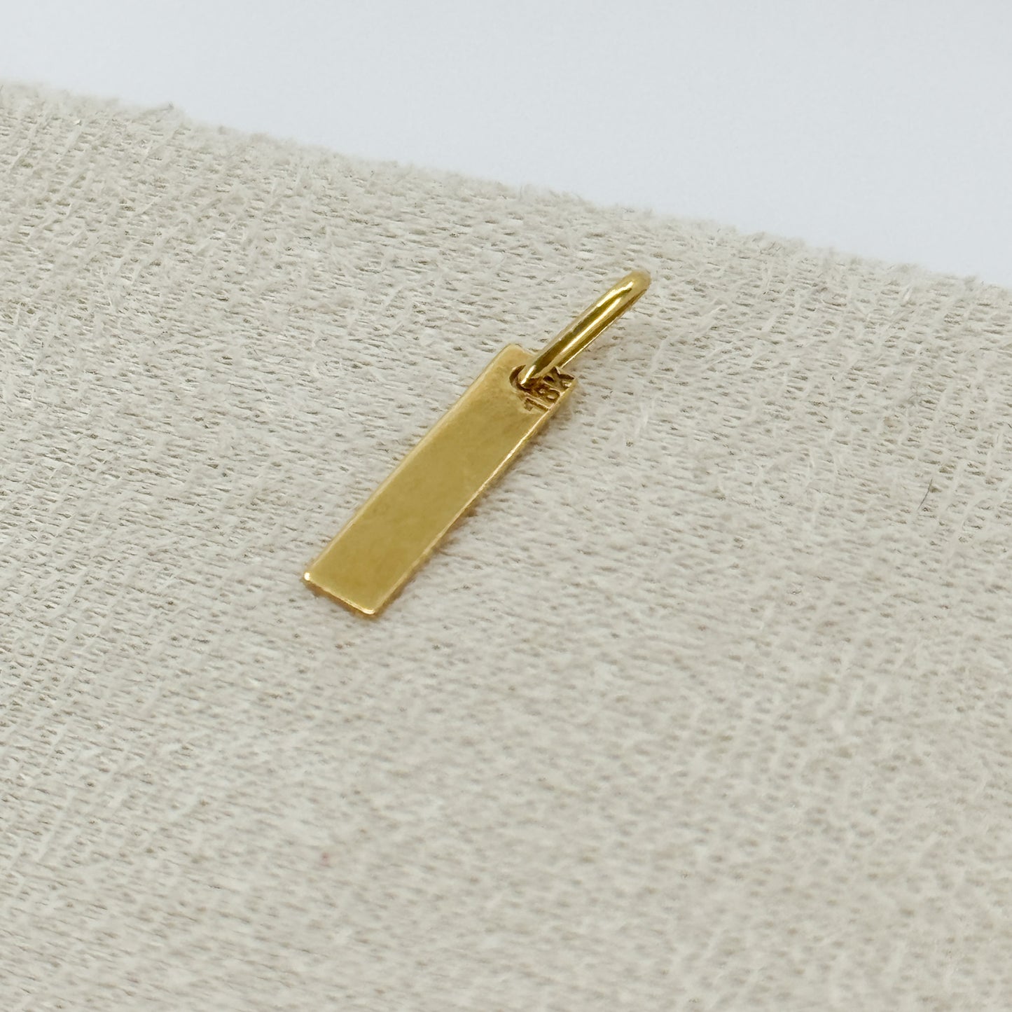 Dije Rectangular Personalizable “Memorias Grabadas”