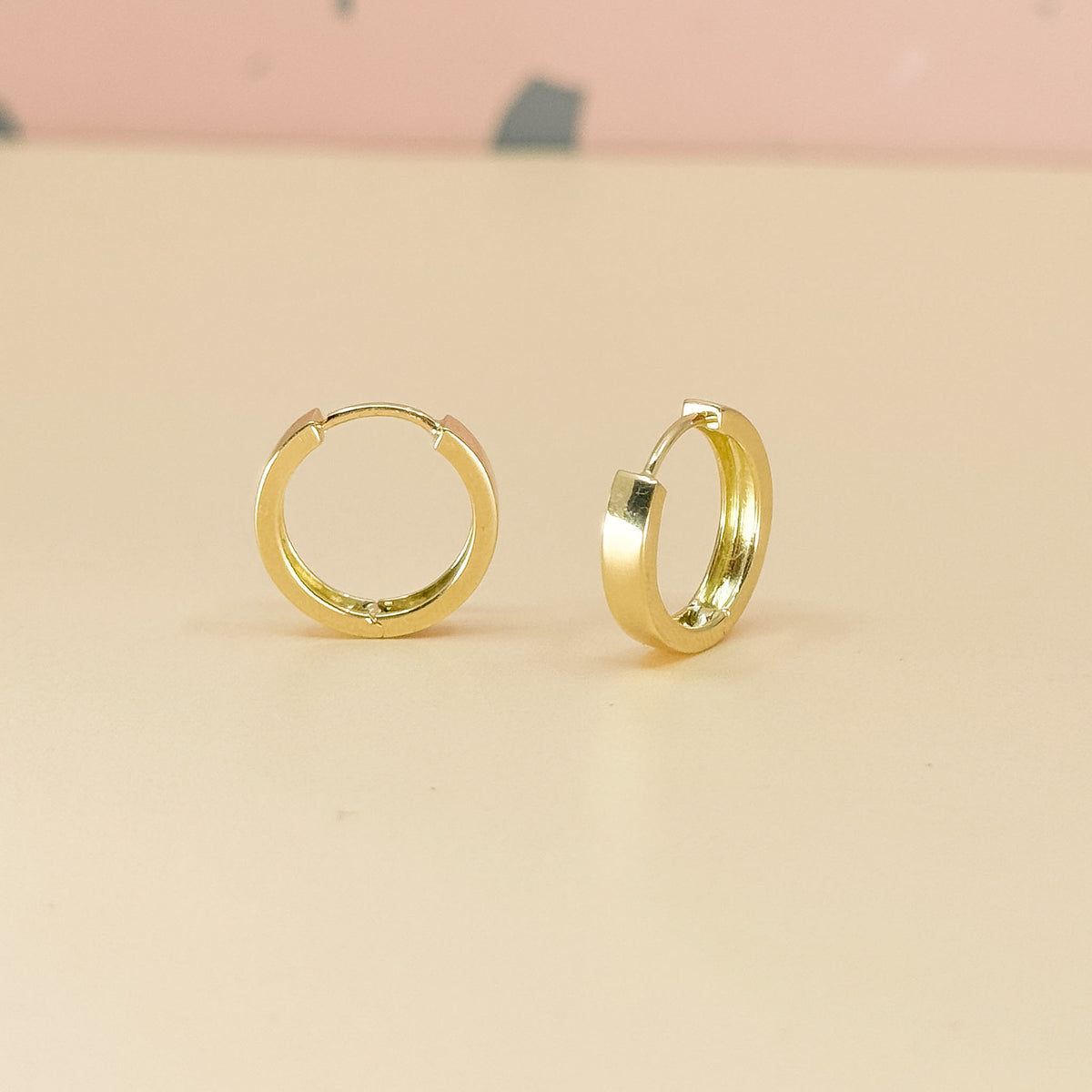 Argolla Modelo Cinta en Oro 18k