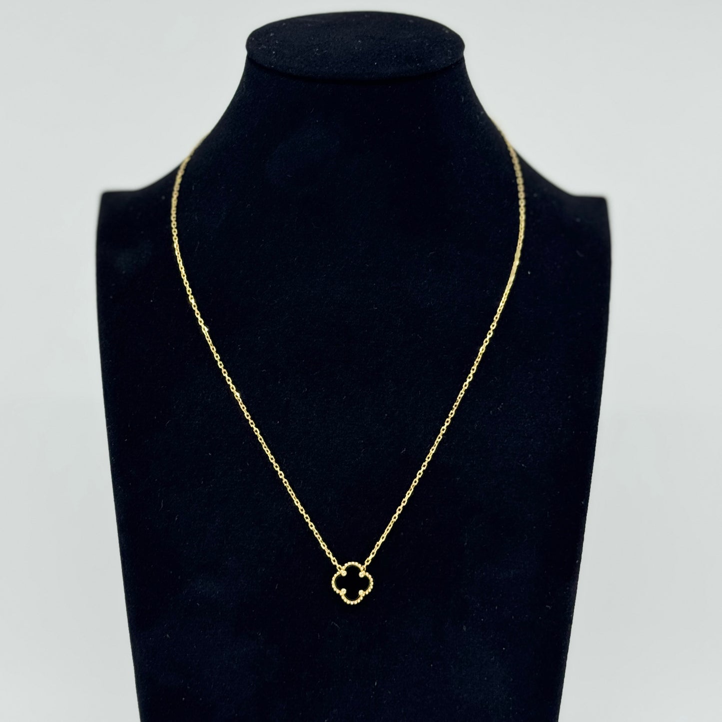 Collar Trébol Noir – Oro 18K