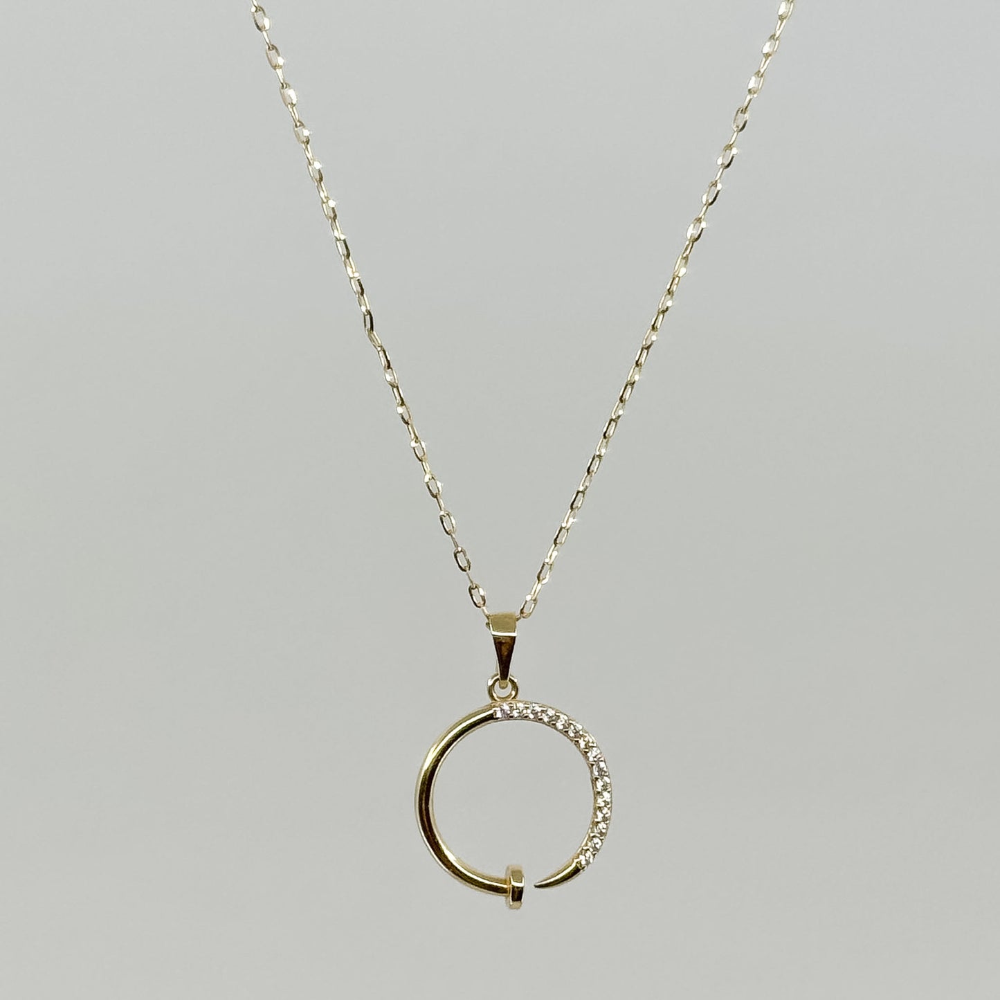 Collar Círculo Pavé de Oro 18K