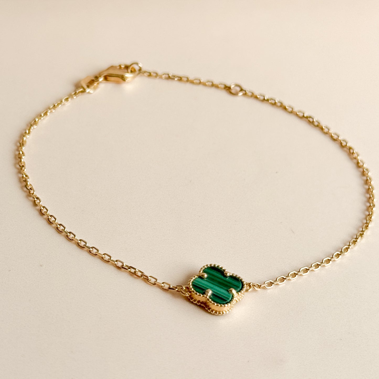 Pulsera Trébol Verde de Oro 18K Ajustable