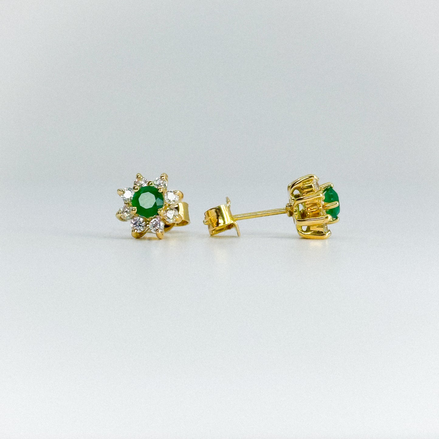 ✨ Aretes Roseta con piedras naturales en oro 18k ✨