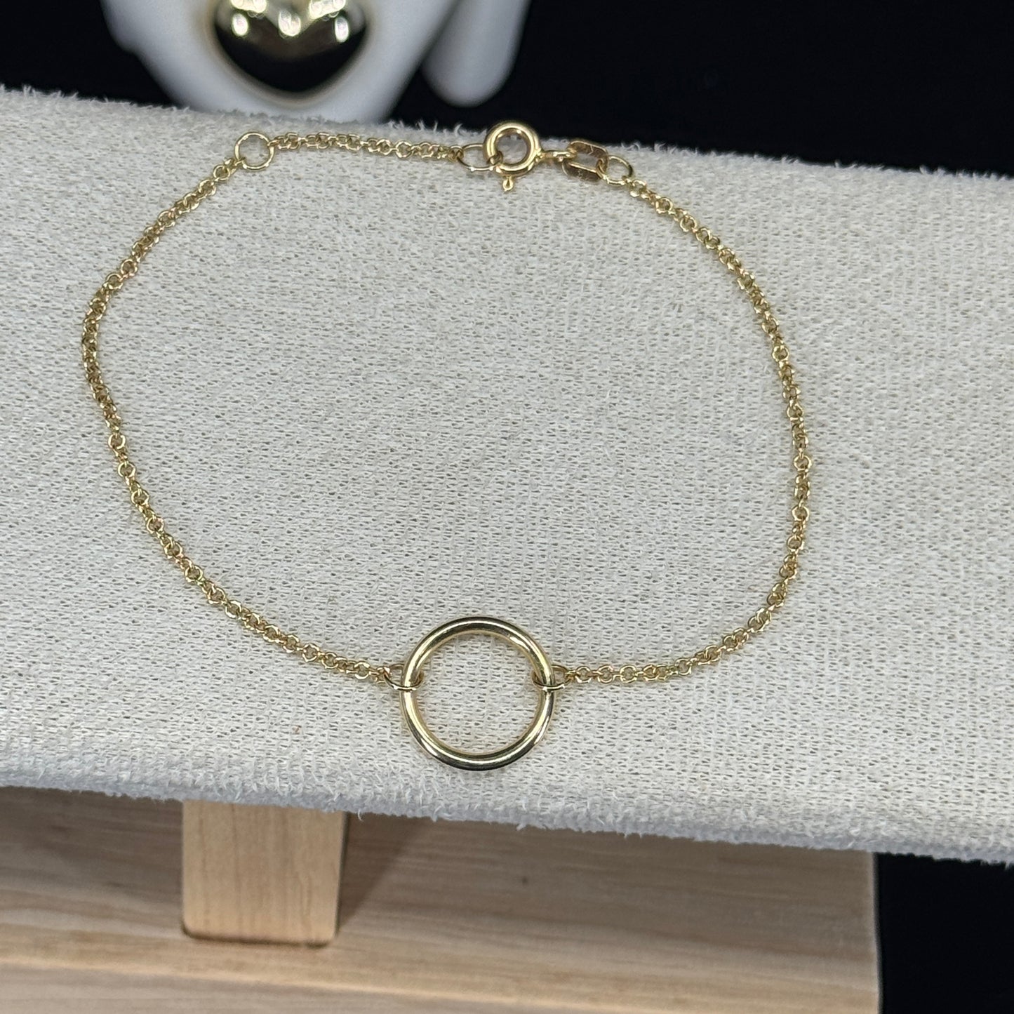 Pulsera Círculo Eterno Calado – Oro 18K