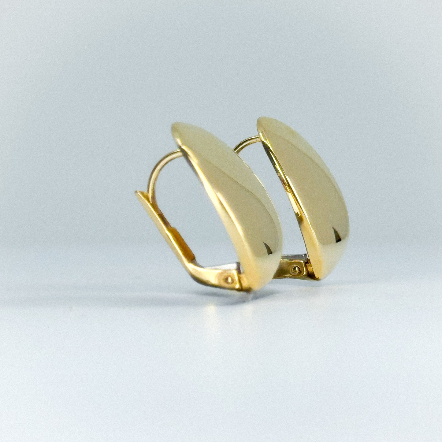 Aretes Cúpula Dorada 18k