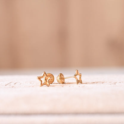 Aretes Estrella Delicada en Oro 18K