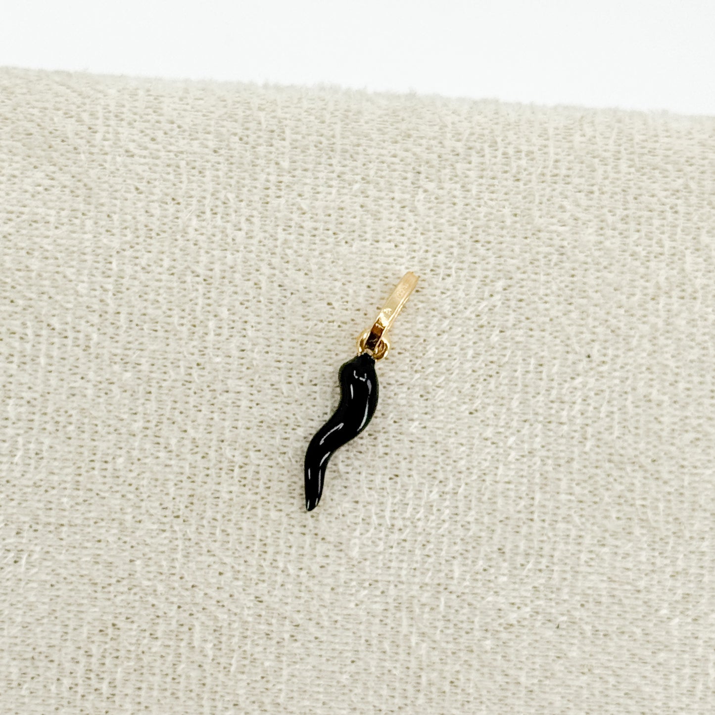 Dije “Cornicello Noir”