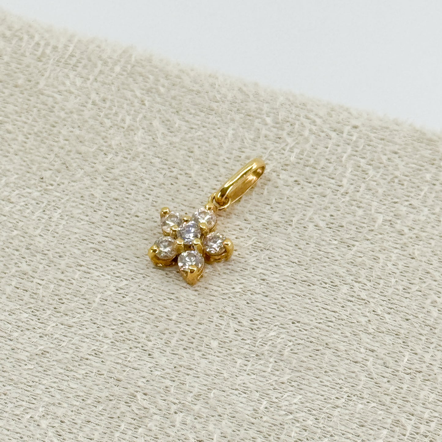 Dije Roseta Clásica✨ Oro 18k