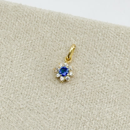 Dije Roseta con piedra azul en oro 18k ✨