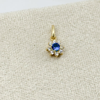Dije Roseta con piedra azul en oro 18k ✨