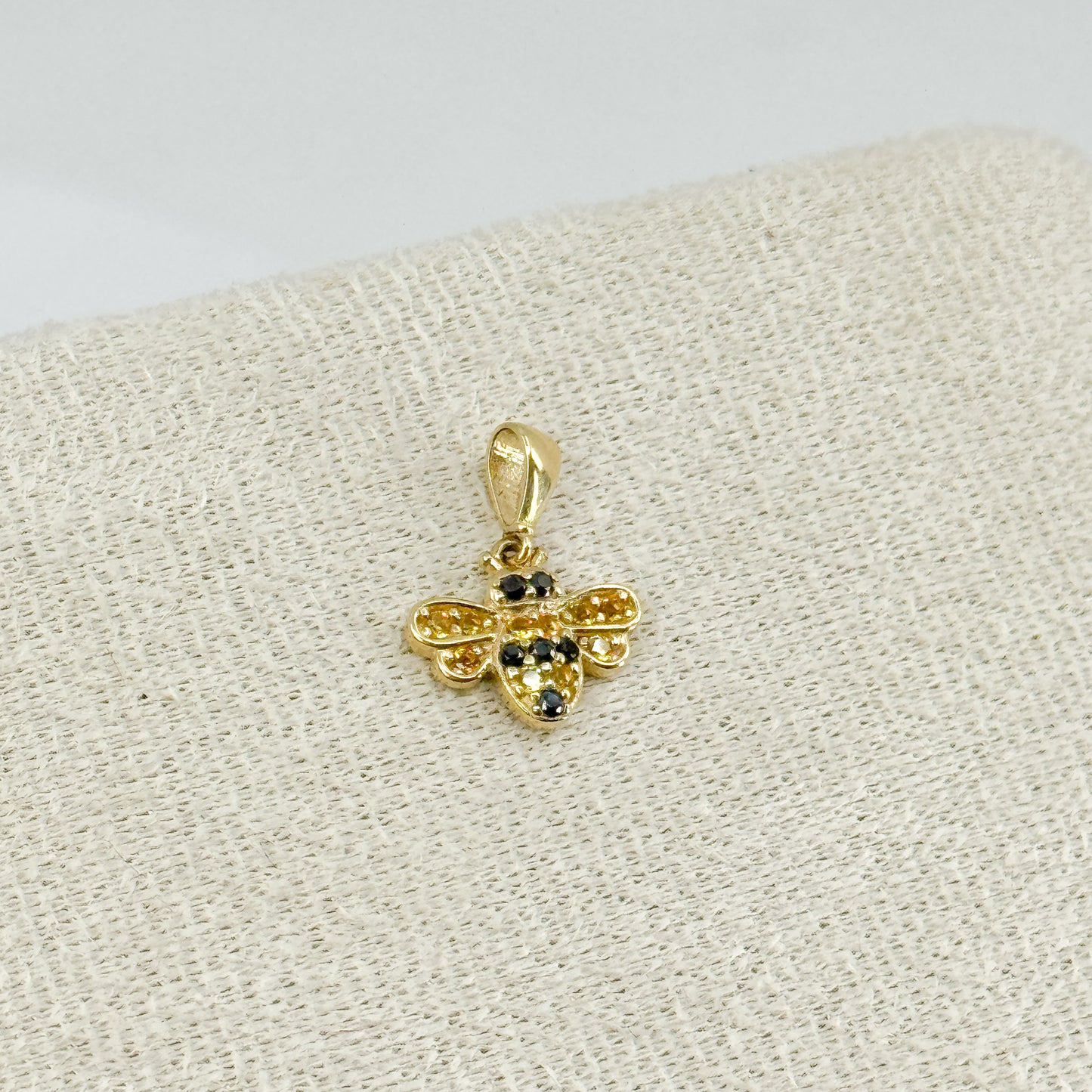 Dije Abeja “Brillo de Miel”