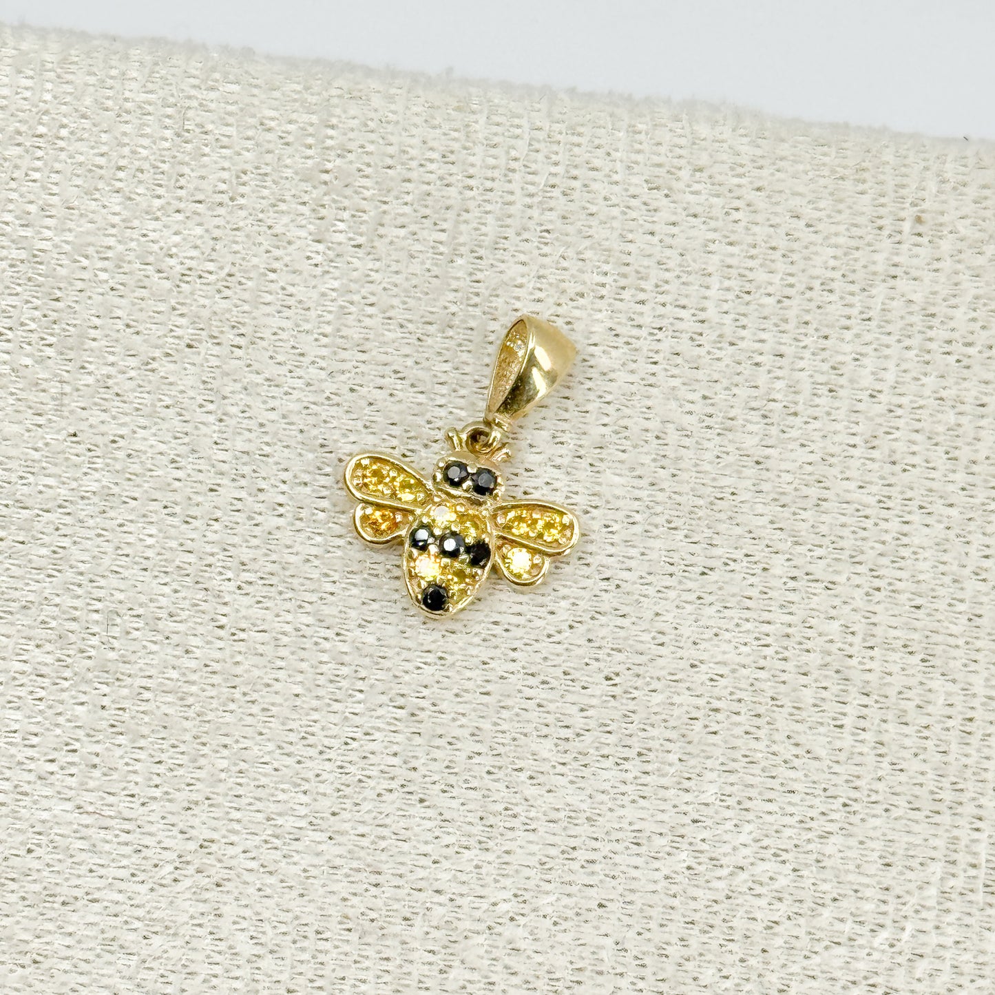 Dije Abeja “Brillo de Miel”