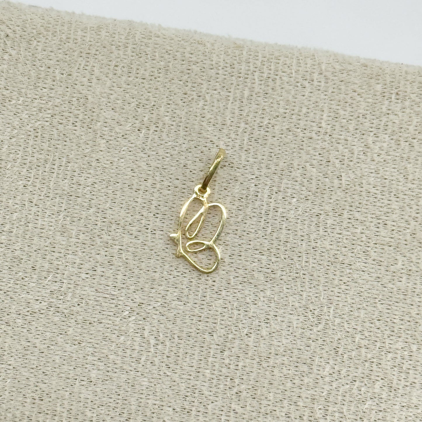 Dije Mariposa en Vuelo oro 18k ✨