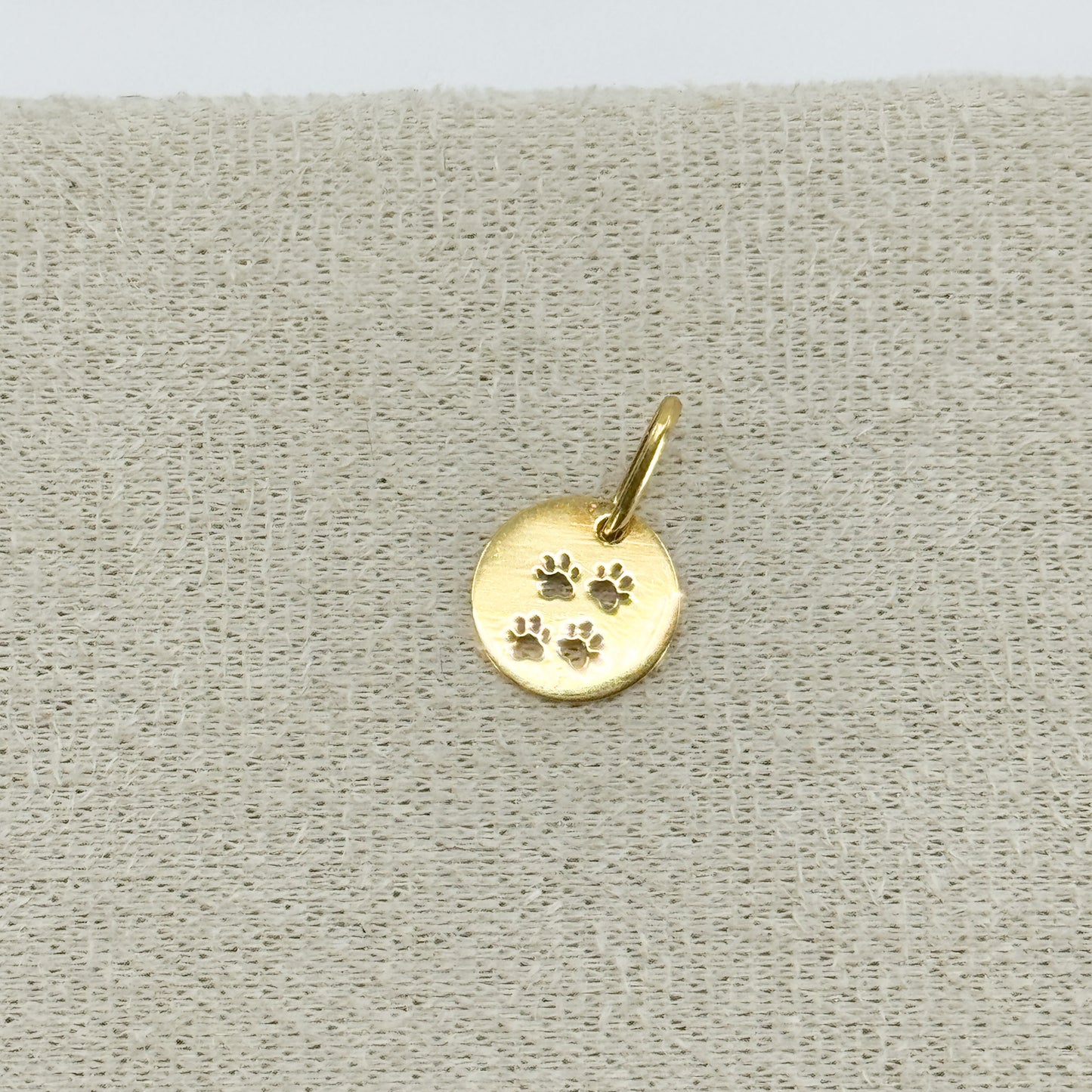 Dije Huellitas Circle