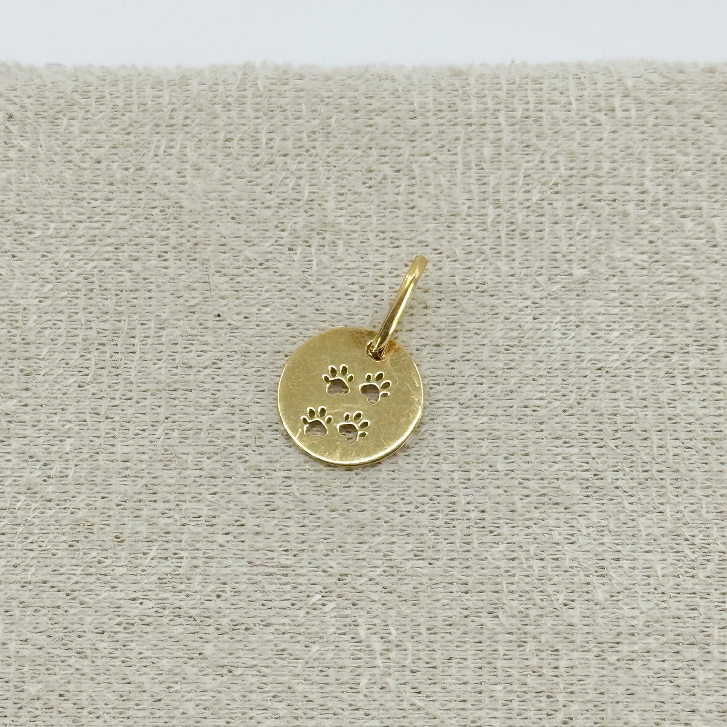 Dije Huellitas Circle