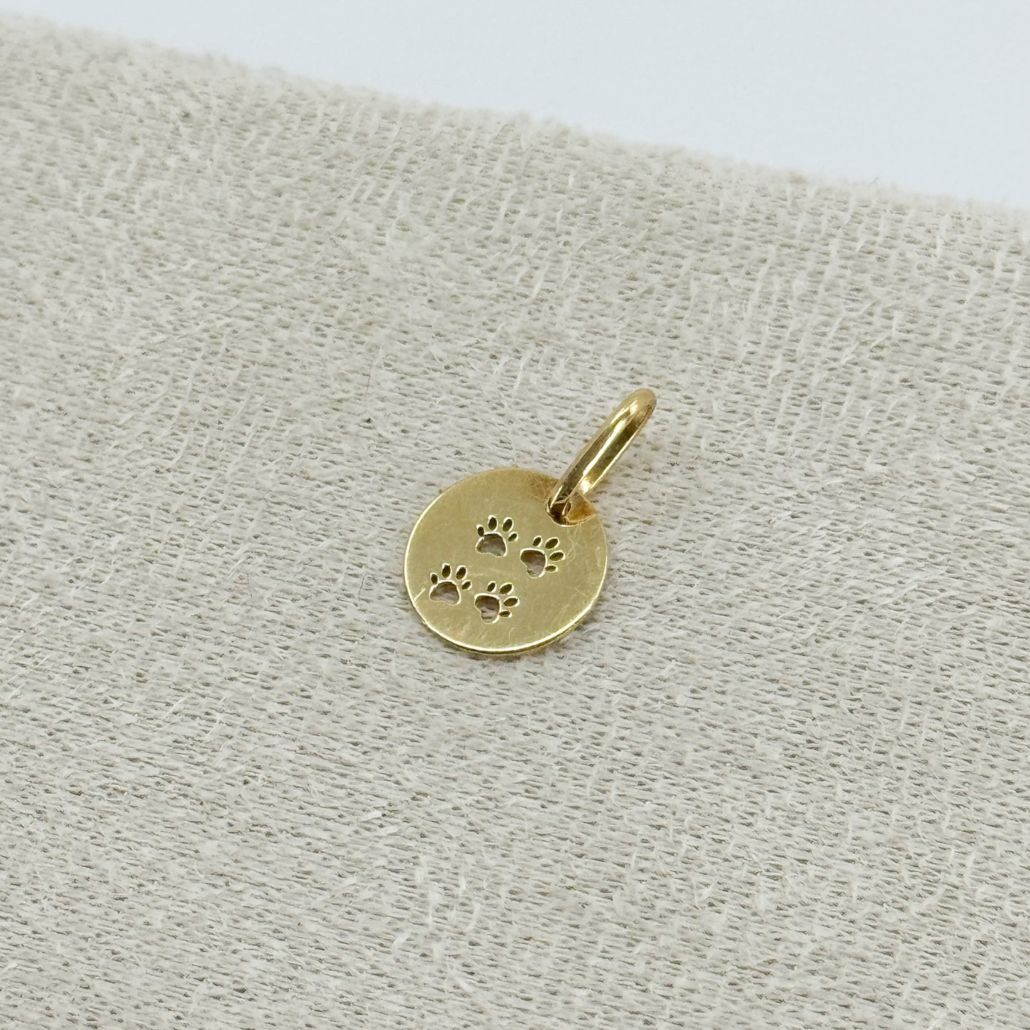 Dije Huellitas Circle