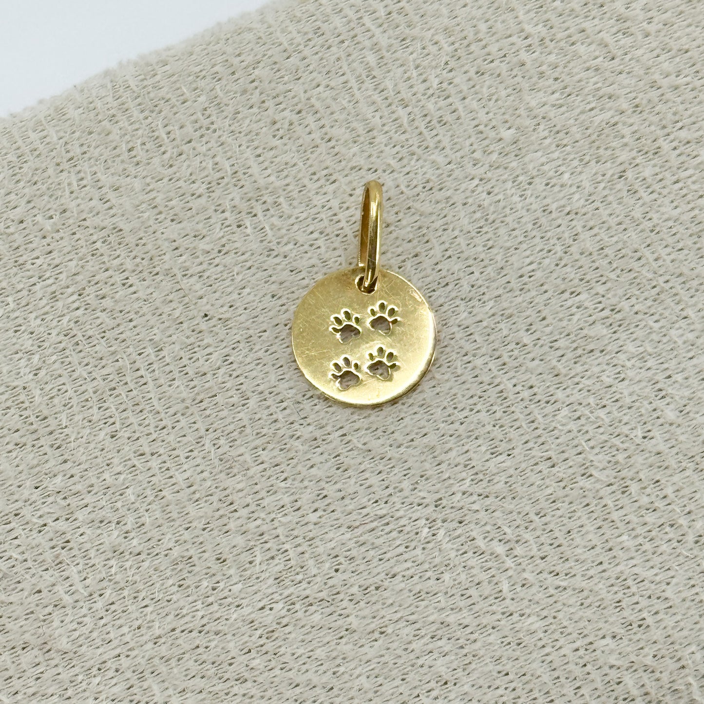 Dije Huellitas Circle