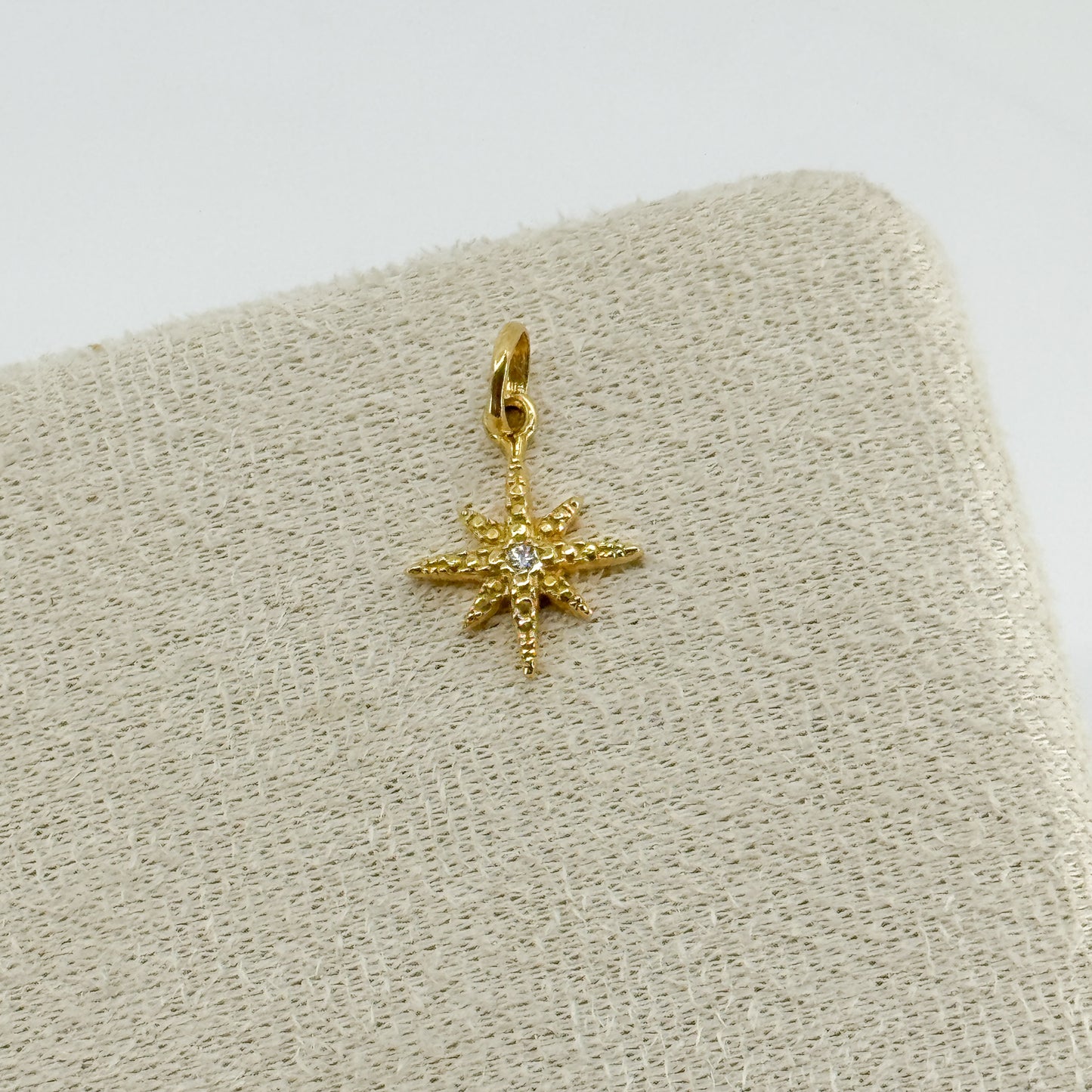 Dije “Estrella Polar Brillante”