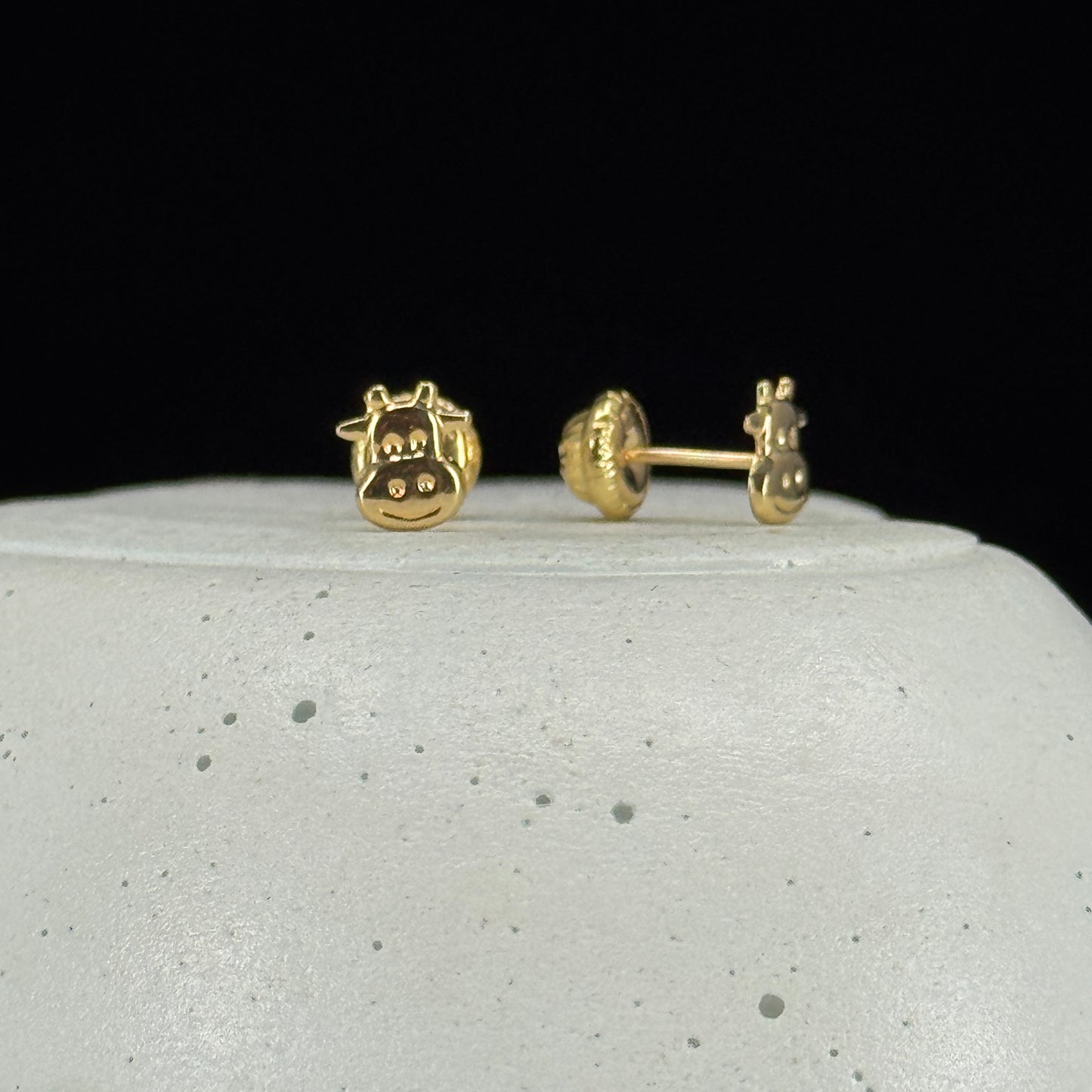 Aretes Vaquita Encanto en Oro 18K