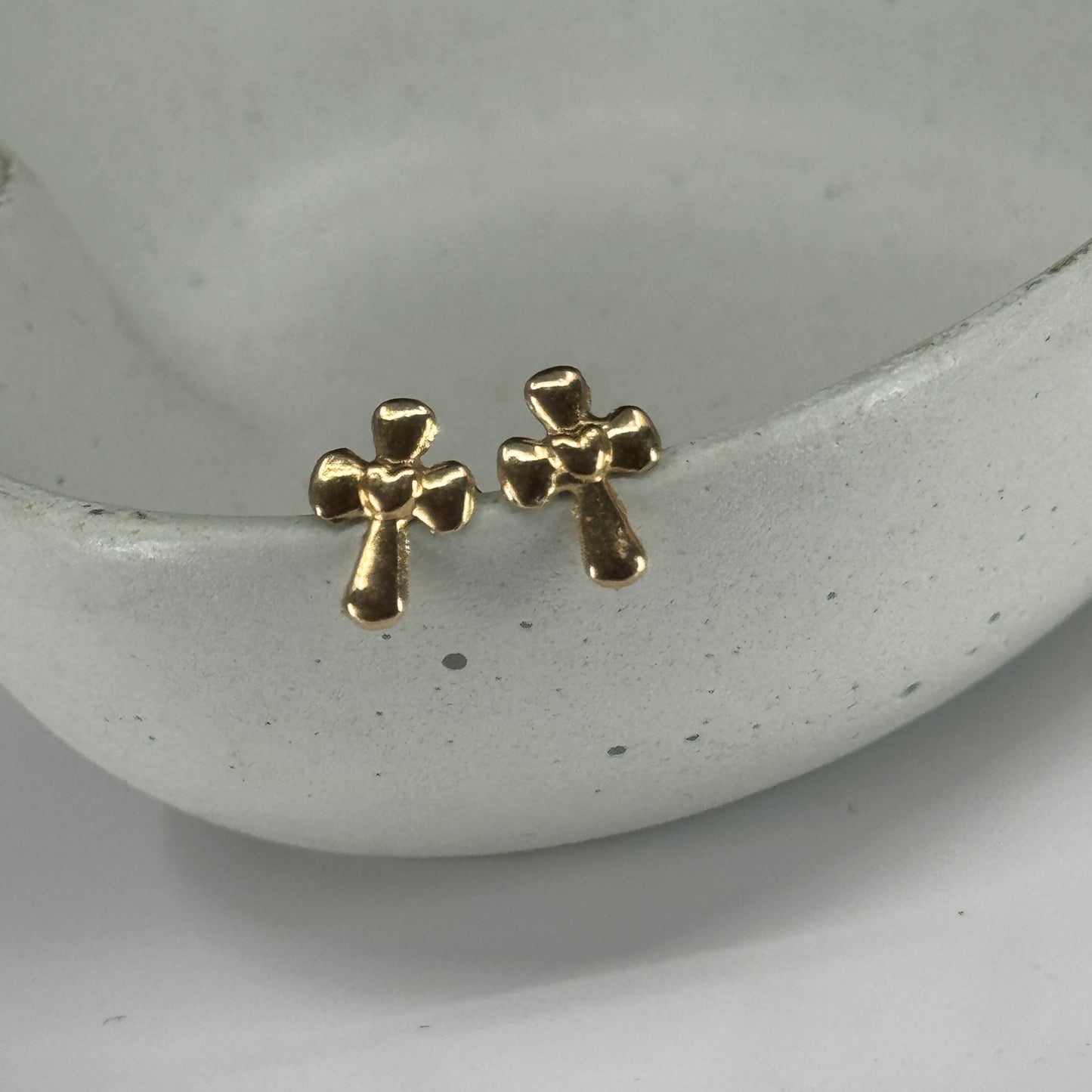 Aretes Cruz Luz en Oro 18K