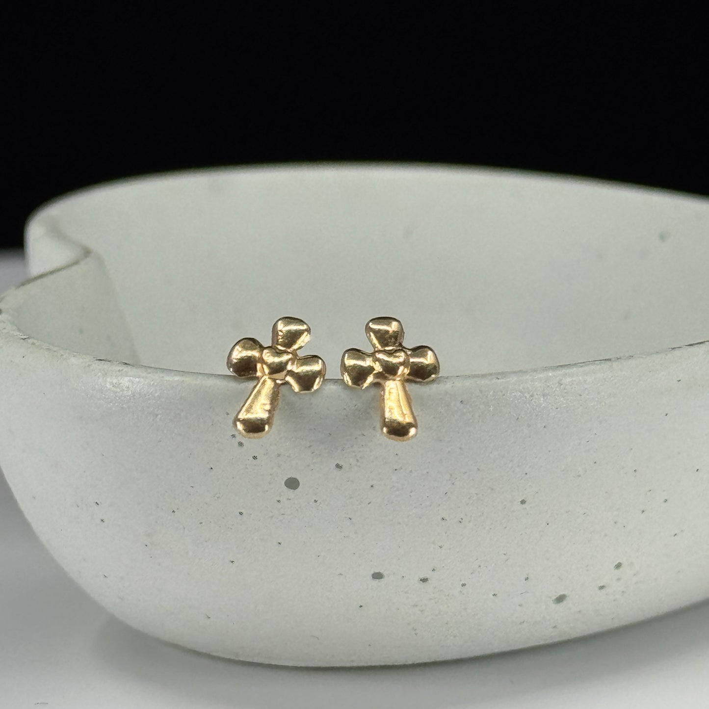 Aretes Cruz Luz en Oro 18K