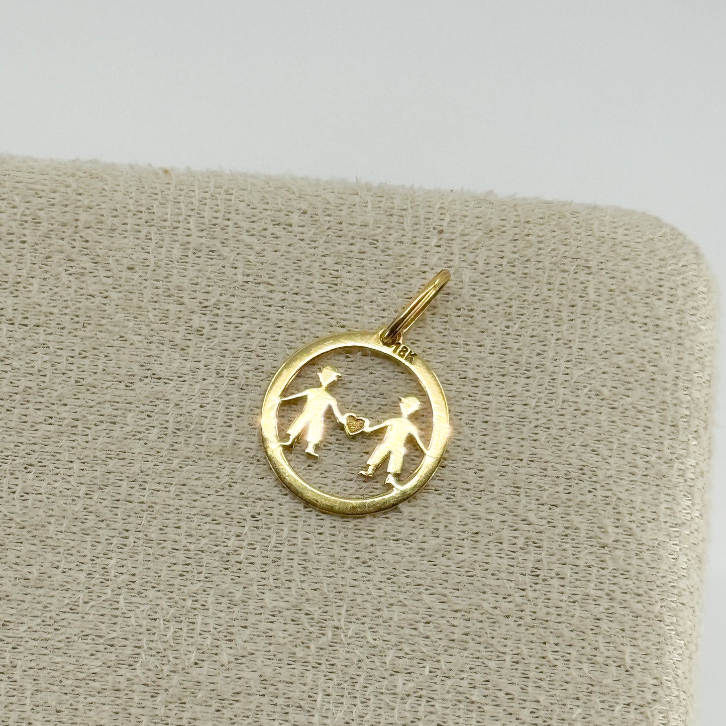 Dije Corazón Unido oro 18k ✨