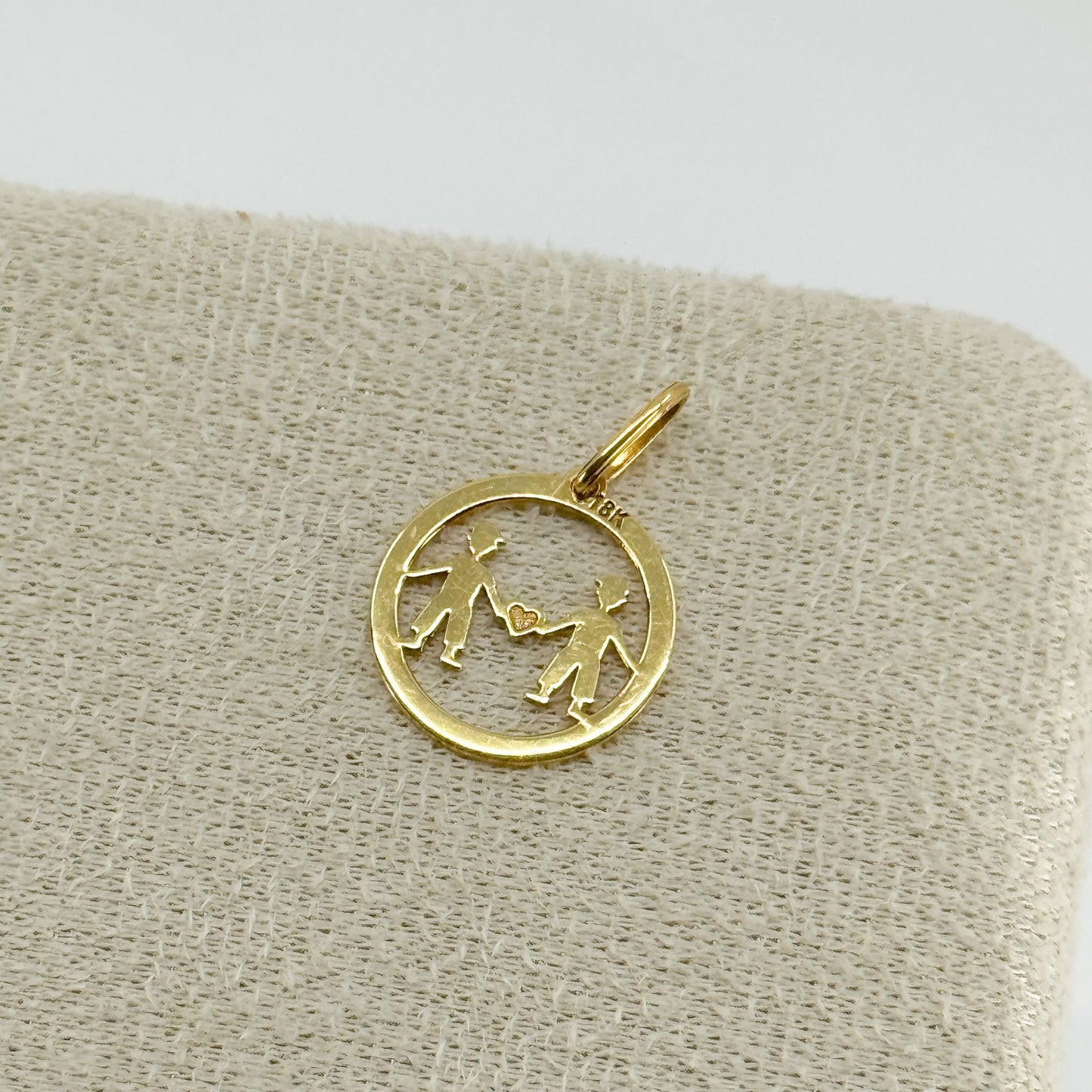 Dije Corazón Unido oro 18k ✨