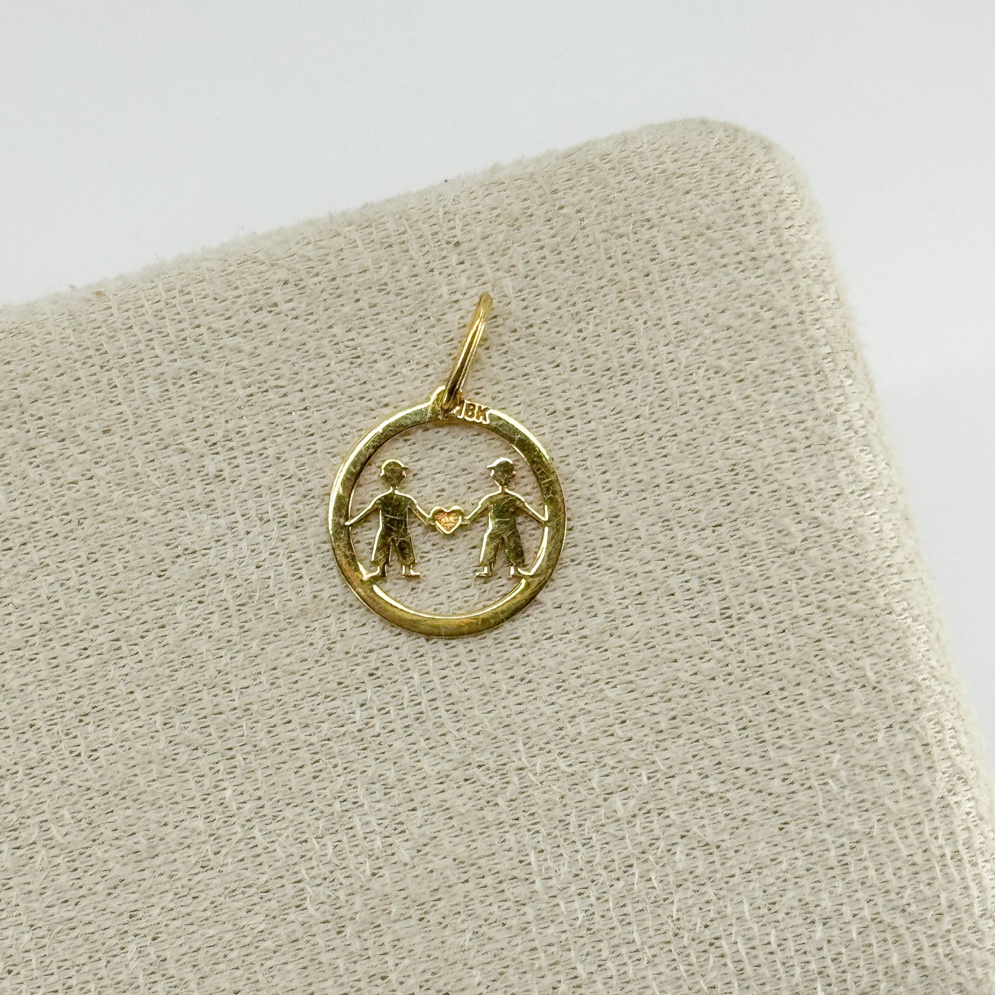 Dije Corazón Unido oro 18k ✨