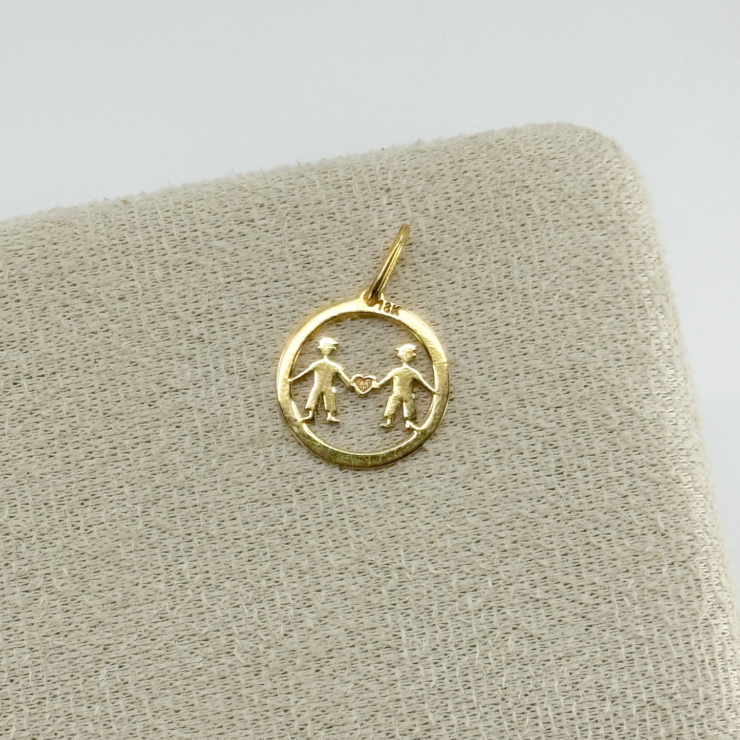 Dije Corazón Unido oro 18k ✨