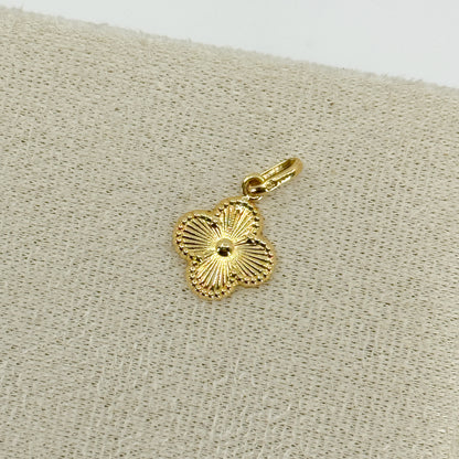 Dije de Trébol Dorado Elegance