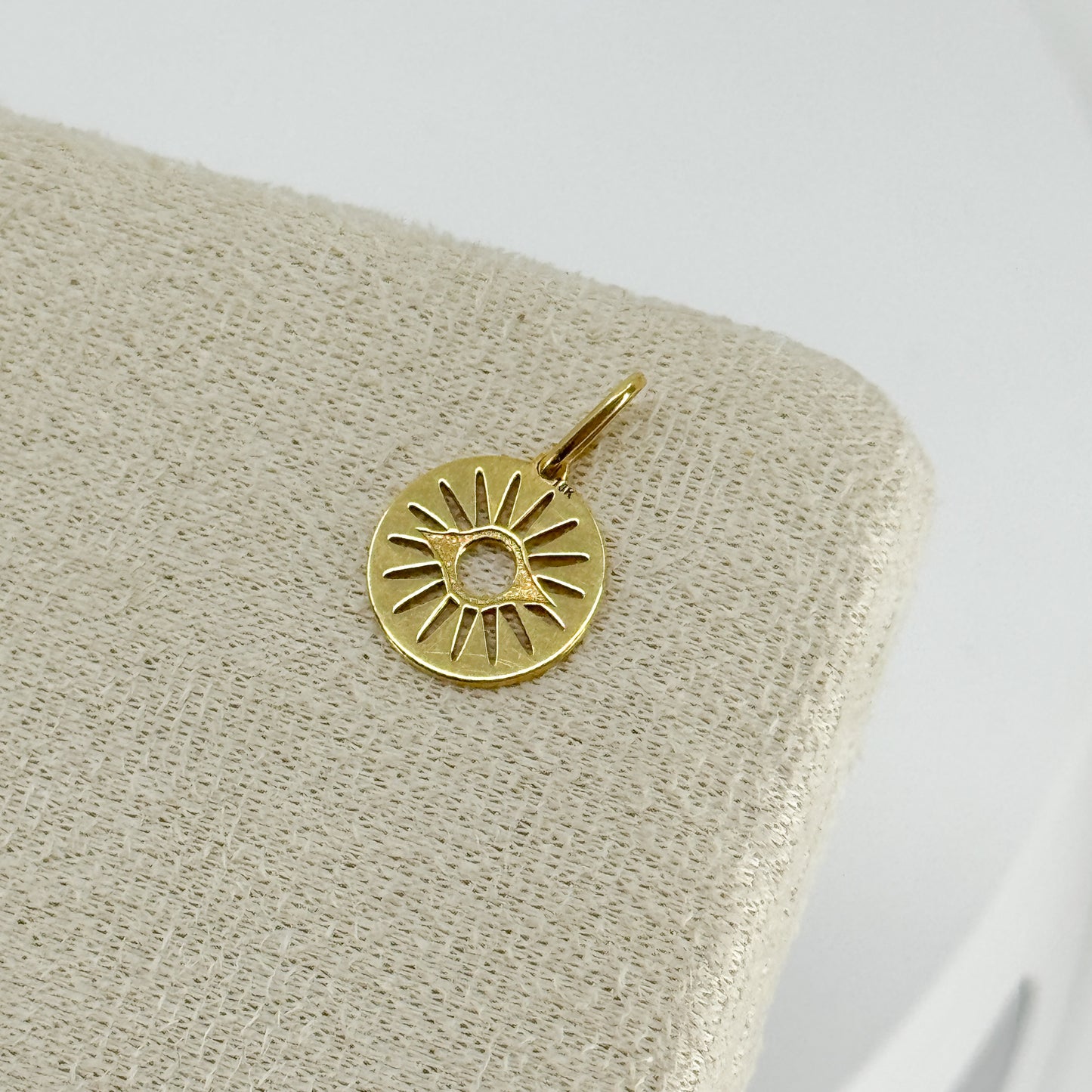 Dije “Sol Radiante”