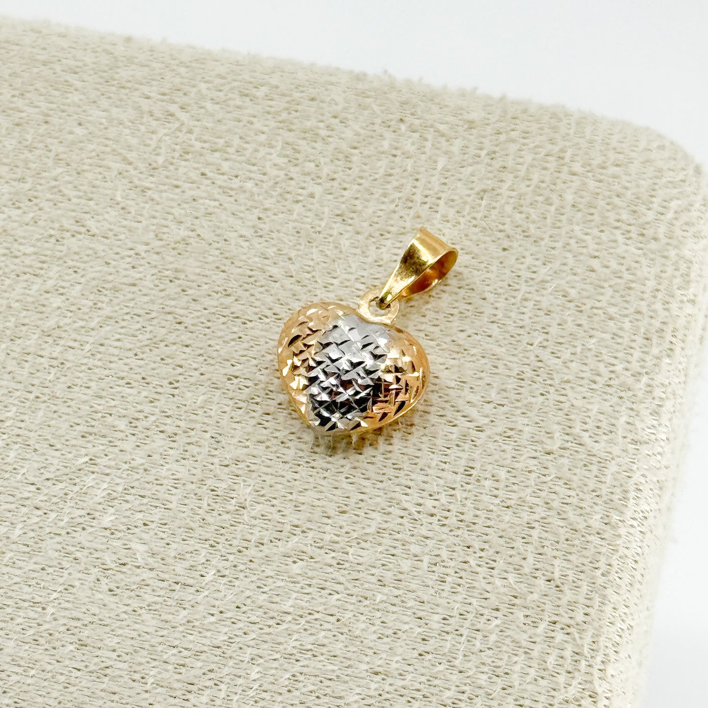 Dije Corazón Tricolor Bombé