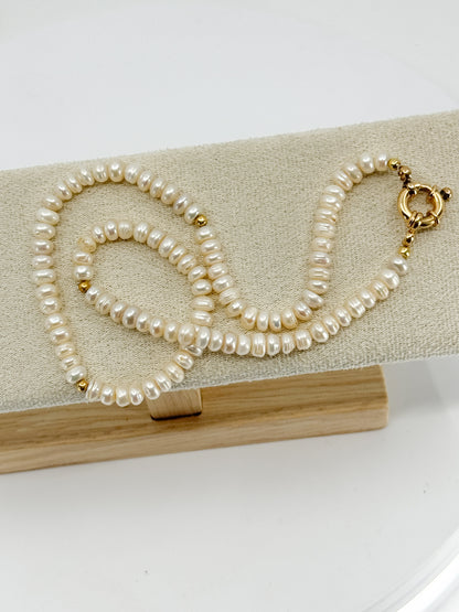 Collar Perla del Río y Broche Timón en Oro 18k 40cm