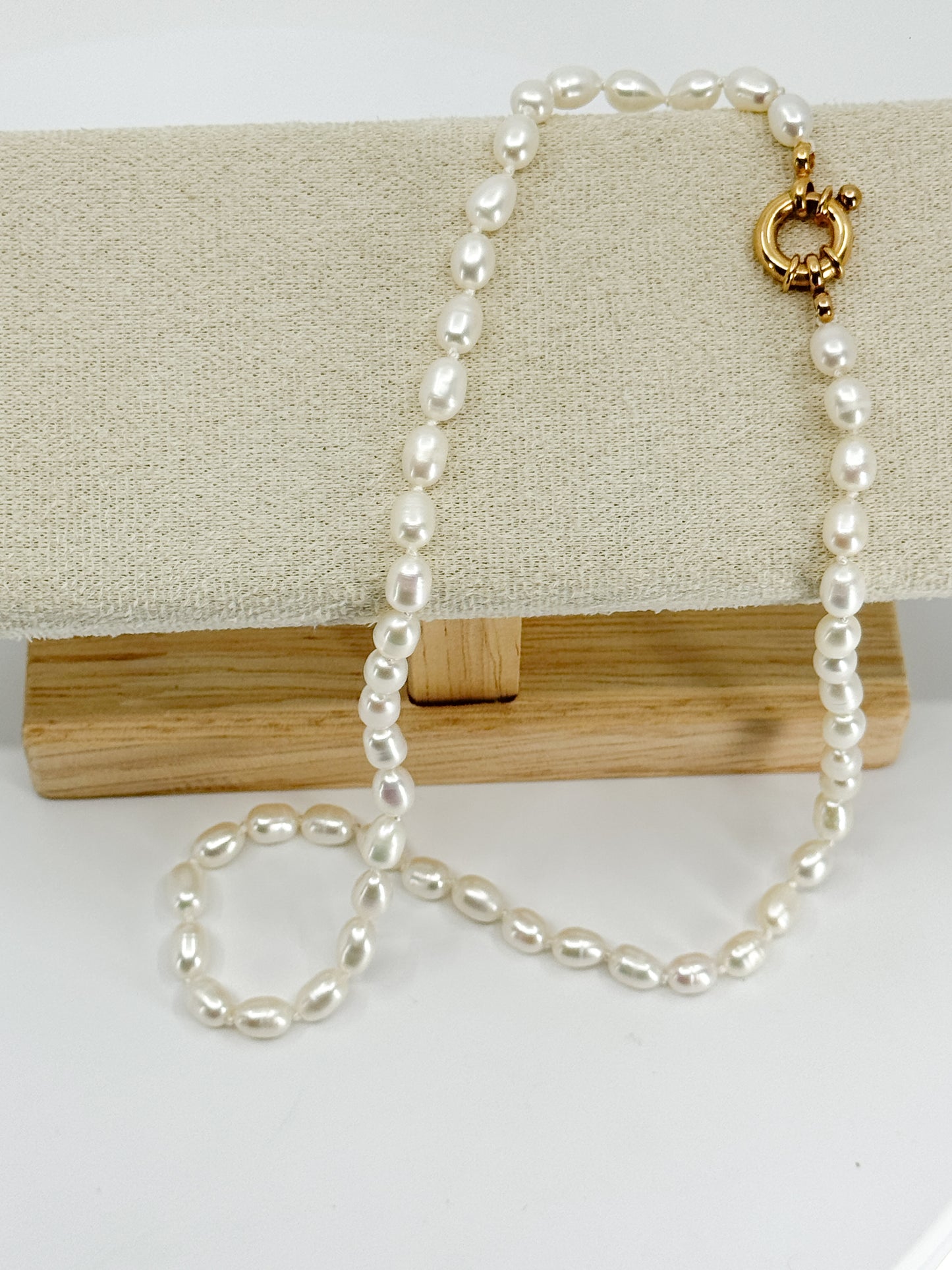 Collar Perla del Río y Broche Timón en Oro 18k 45cm