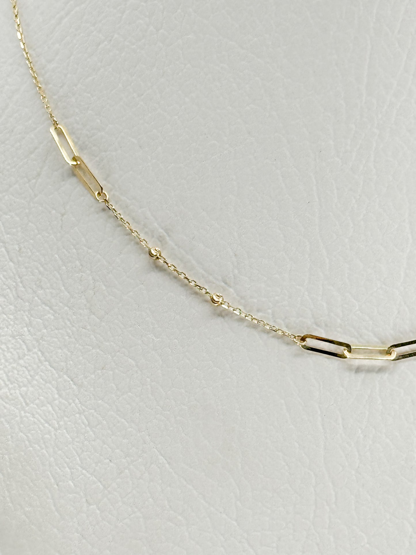 Collar “Enlace Dorado”