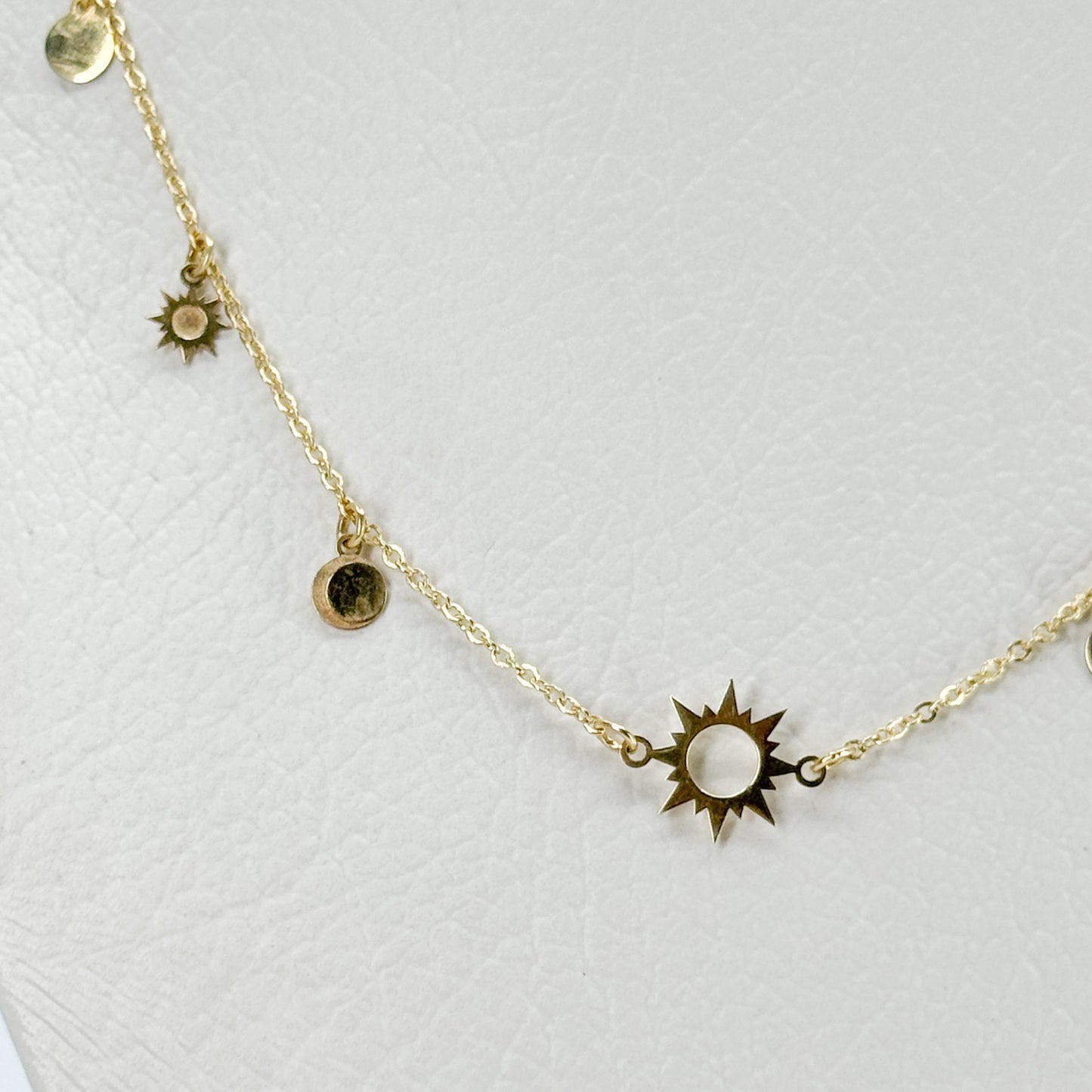 Choker Sol & Lunas Doradas 18k