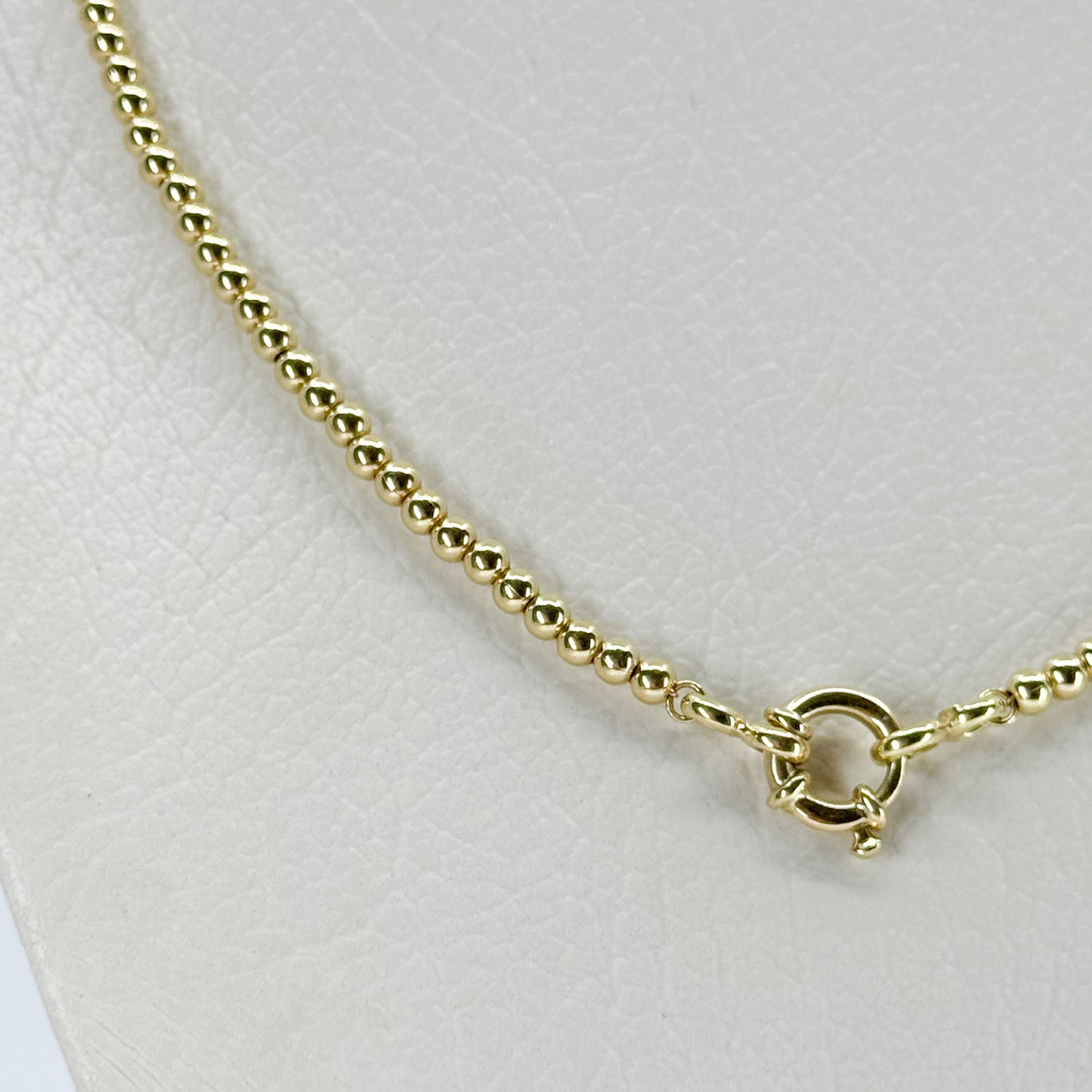 Collar “Esferas Clásicas”