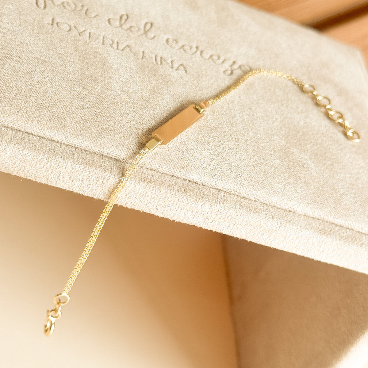 Pulsera Infantil Esclava de Placa en Oro 18k