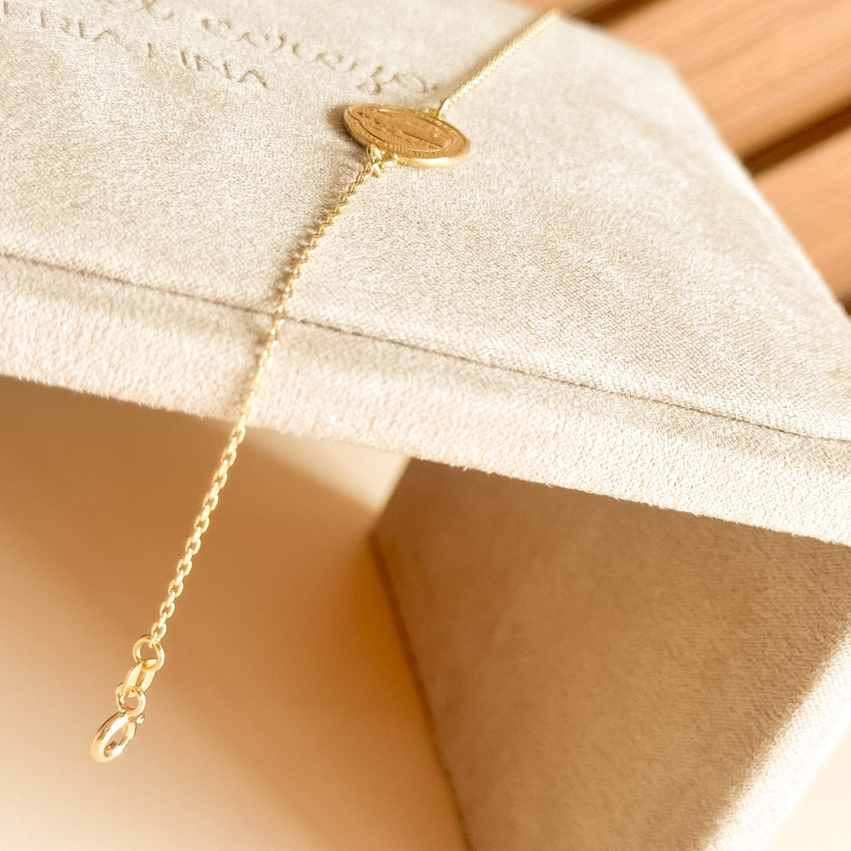 Pulsera Medalla San Benito 13 mm en Oro 18k