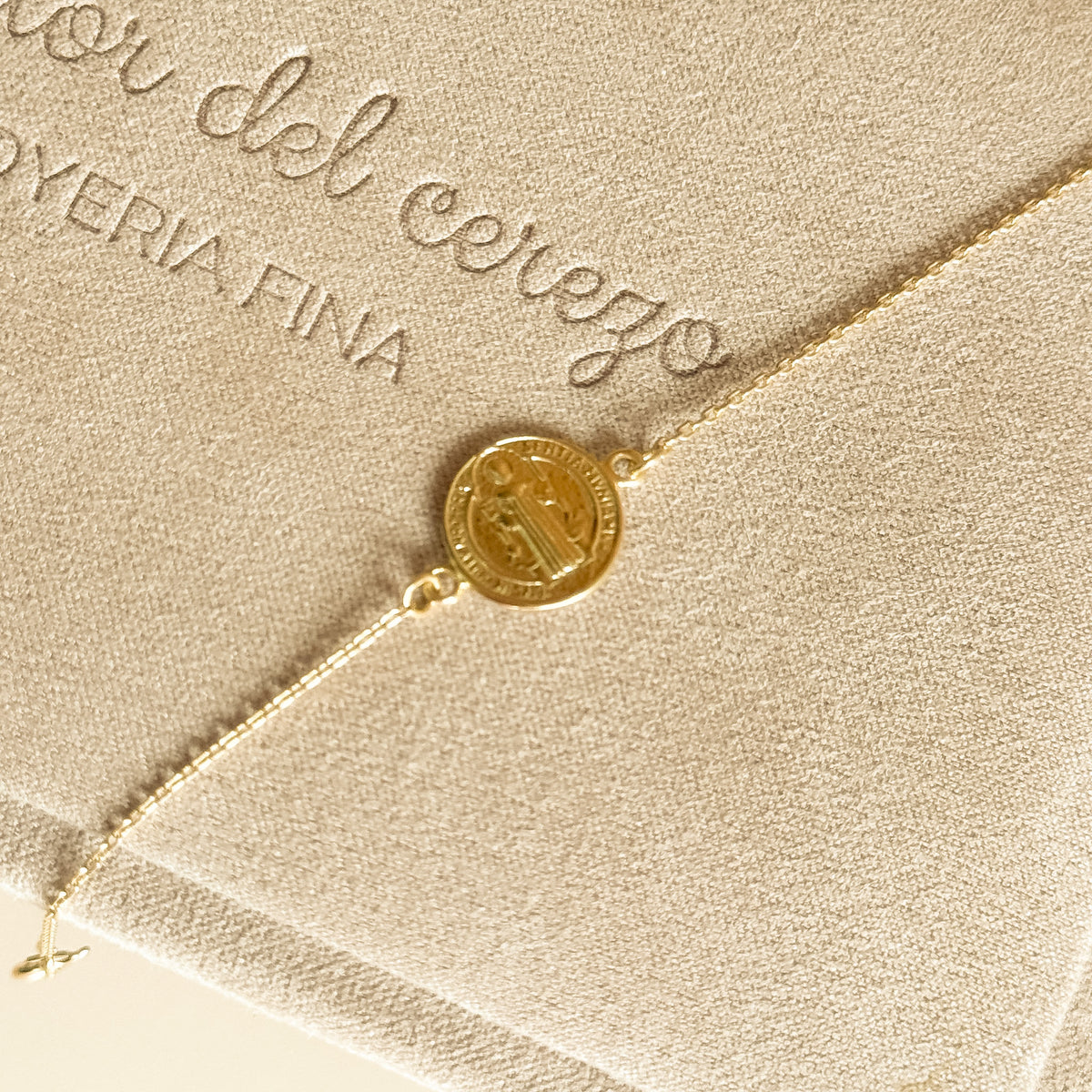 Pulsera Medalla San Benito 13 mm en Oro 18k