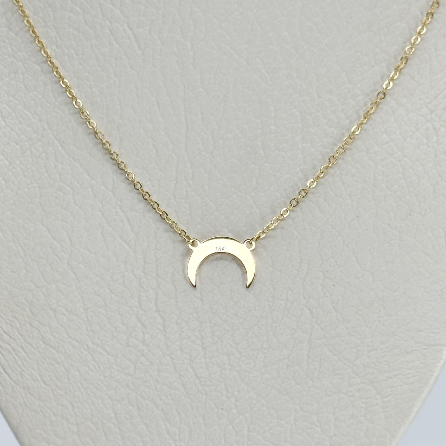 Collar “Luna Invertida”