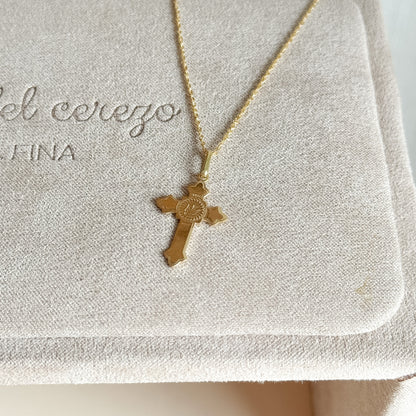 Dije Cruz Religiosa en Oro 18k