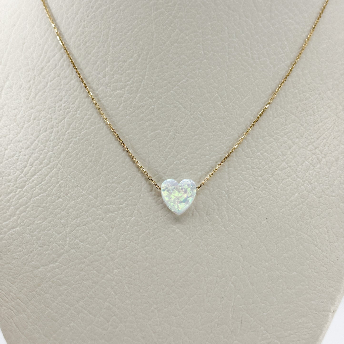 Collar “Corazón Ópalo de Luz”