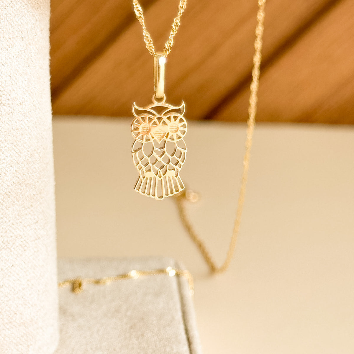 Dije Búho Calado en Oro 18k