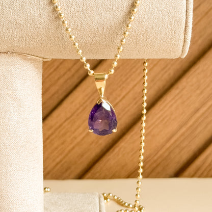 Dije Amatista Gota Natural en Oro 18k