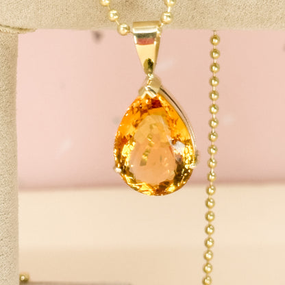 Dije Citrino Gota Natural en Oro 18k