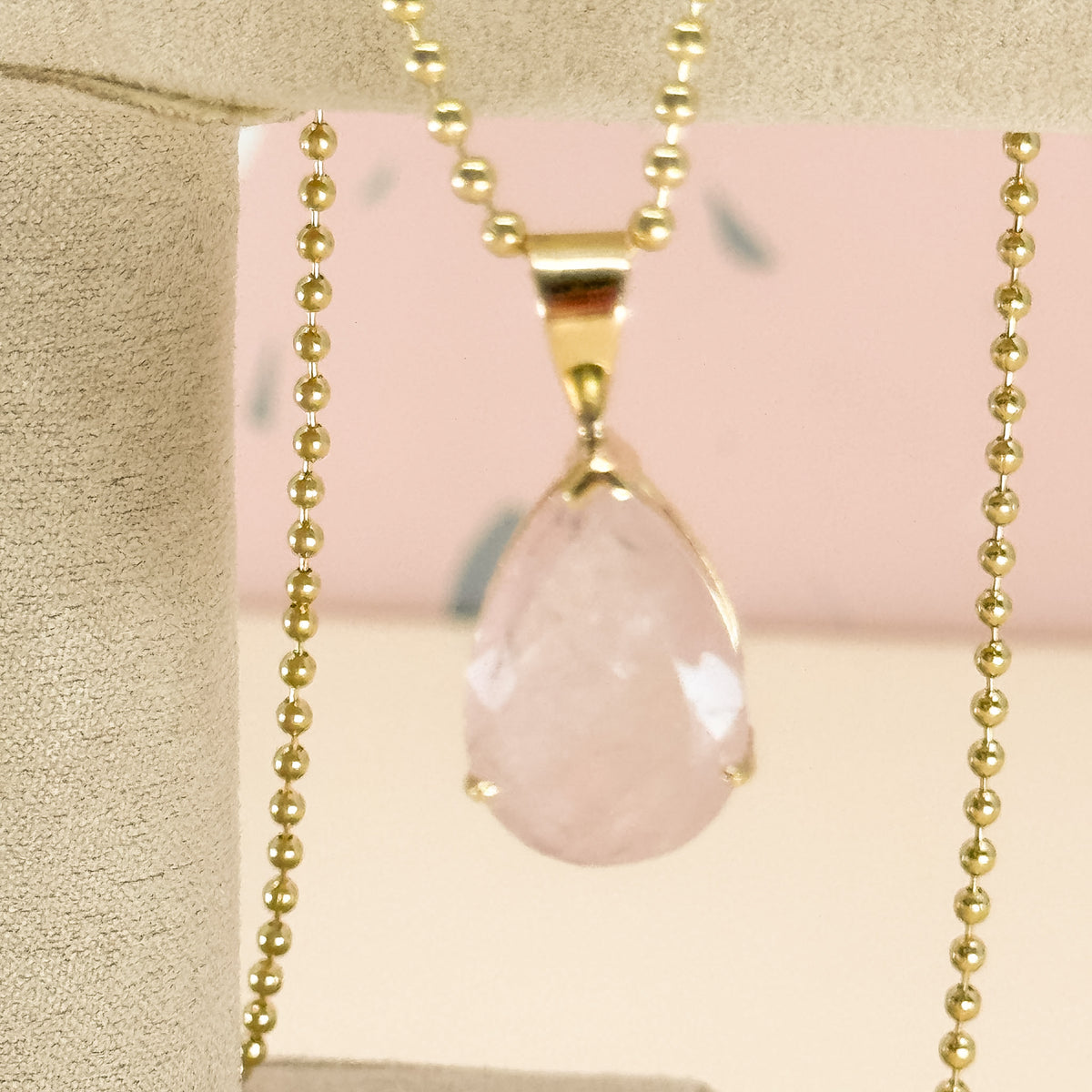 Dije Morganita Gota Natural en Oro 18k